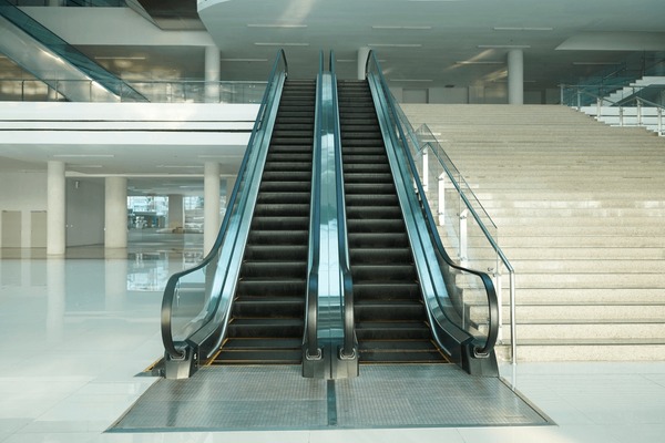 Thang cuốn , băng truyền