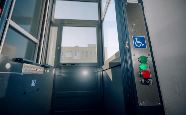 Thang máy chuyên dụng đặc biệt