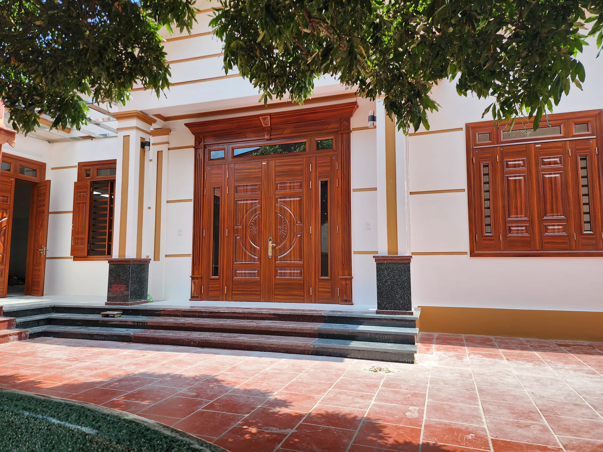 Phong Thủy Cửa Chính: Chiều Mở – Kích Thước – Vị Trí